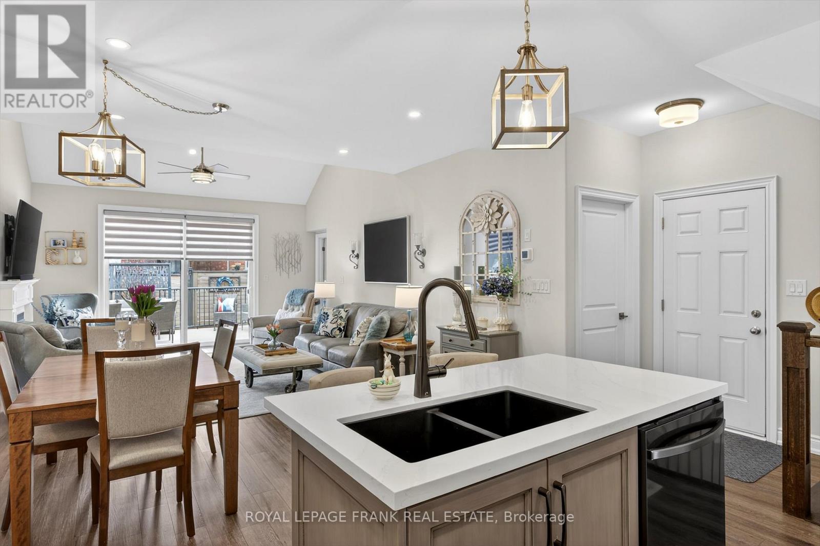 527 Macintosh Grove, Peterborough (Northcrest Ward 5), Ontario  K9H 0K1 - Photo 9 - X12951266