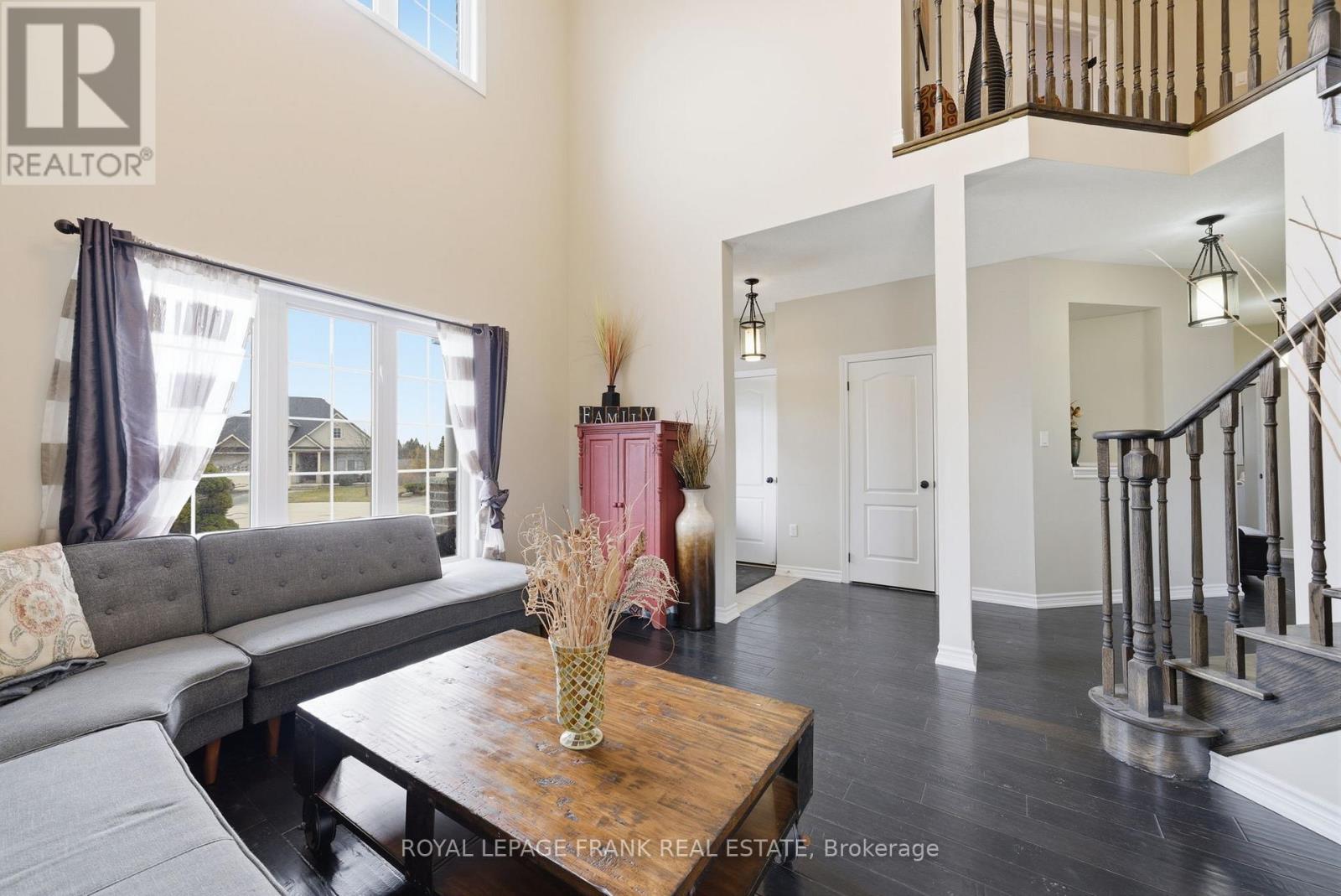 8 Kyle Court, Kawartha Lakes (Lindsay), Ontario  K9V 0E2 - Photo 11 - X12951300