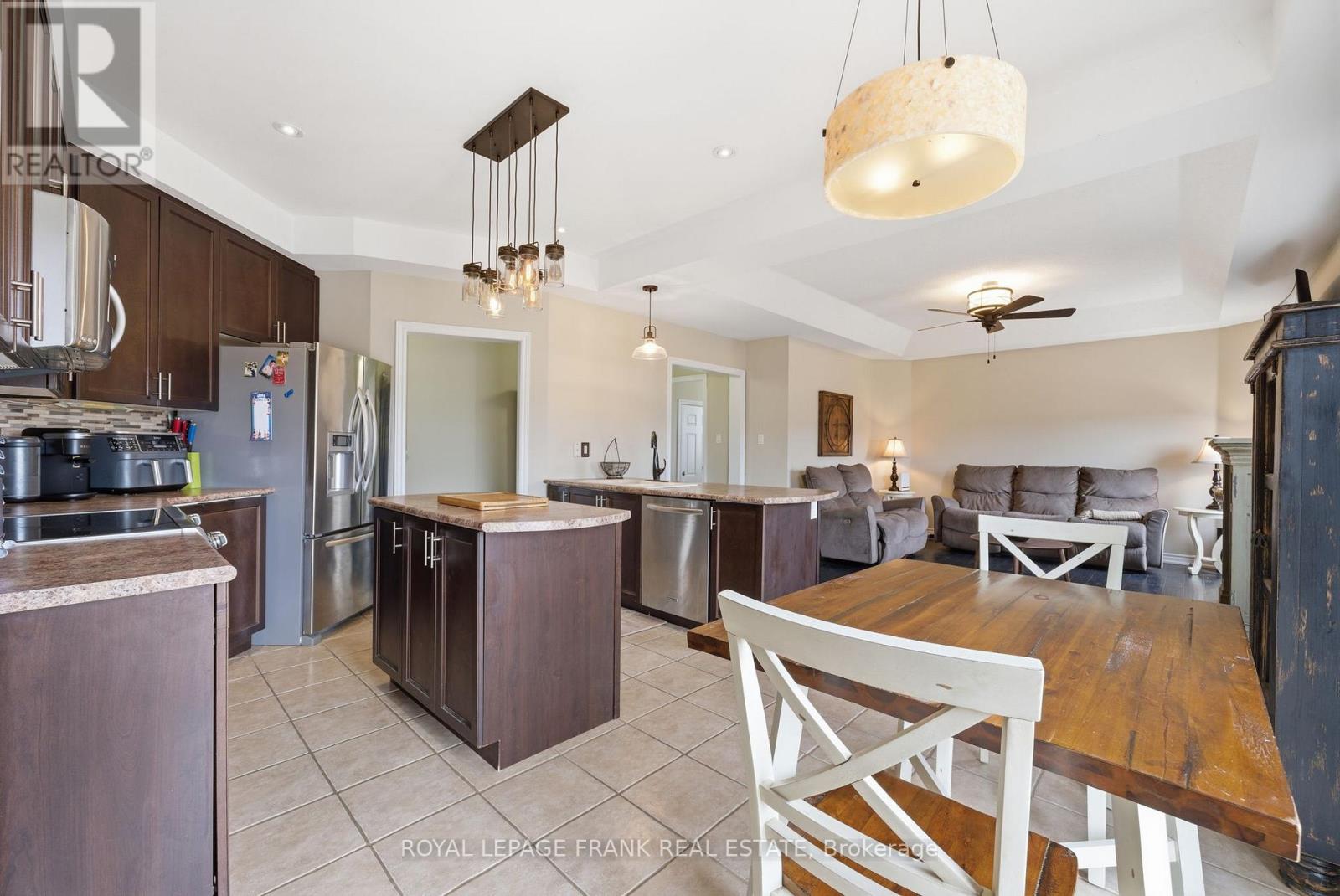 8 Kyle Court, Kawartha Lakes (Lindsay), Ontario  K9V 0E2 - Photo 17 - X12951300