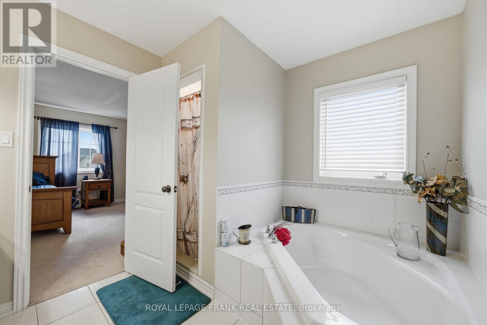 8 Kyle Court, Kawartha Lakes (Lindsay), Ontario  K9V 0E2 - Photo 24 - X12951300