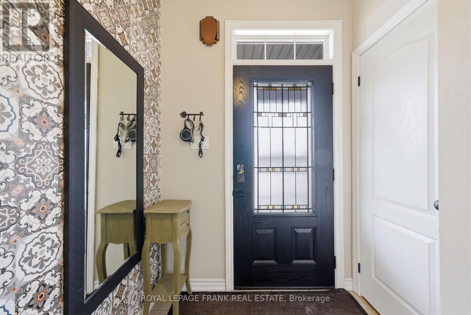 8 Kyle Court, Kawartha Lakes (Lindsay), Ontario  K9V 0E2 - Photo 8 - X12951300