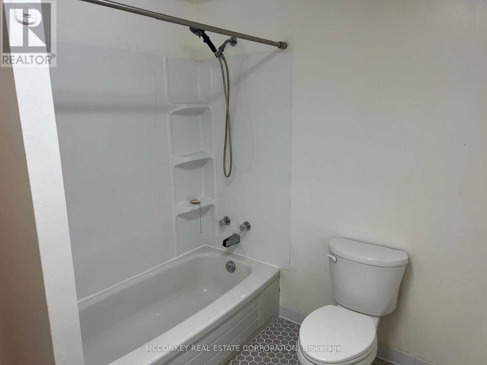 33-43 Jackson Avenue, Peterborough (Town Ward 3), Ontario  K9J 5B8 - Photo 12 - X12951378