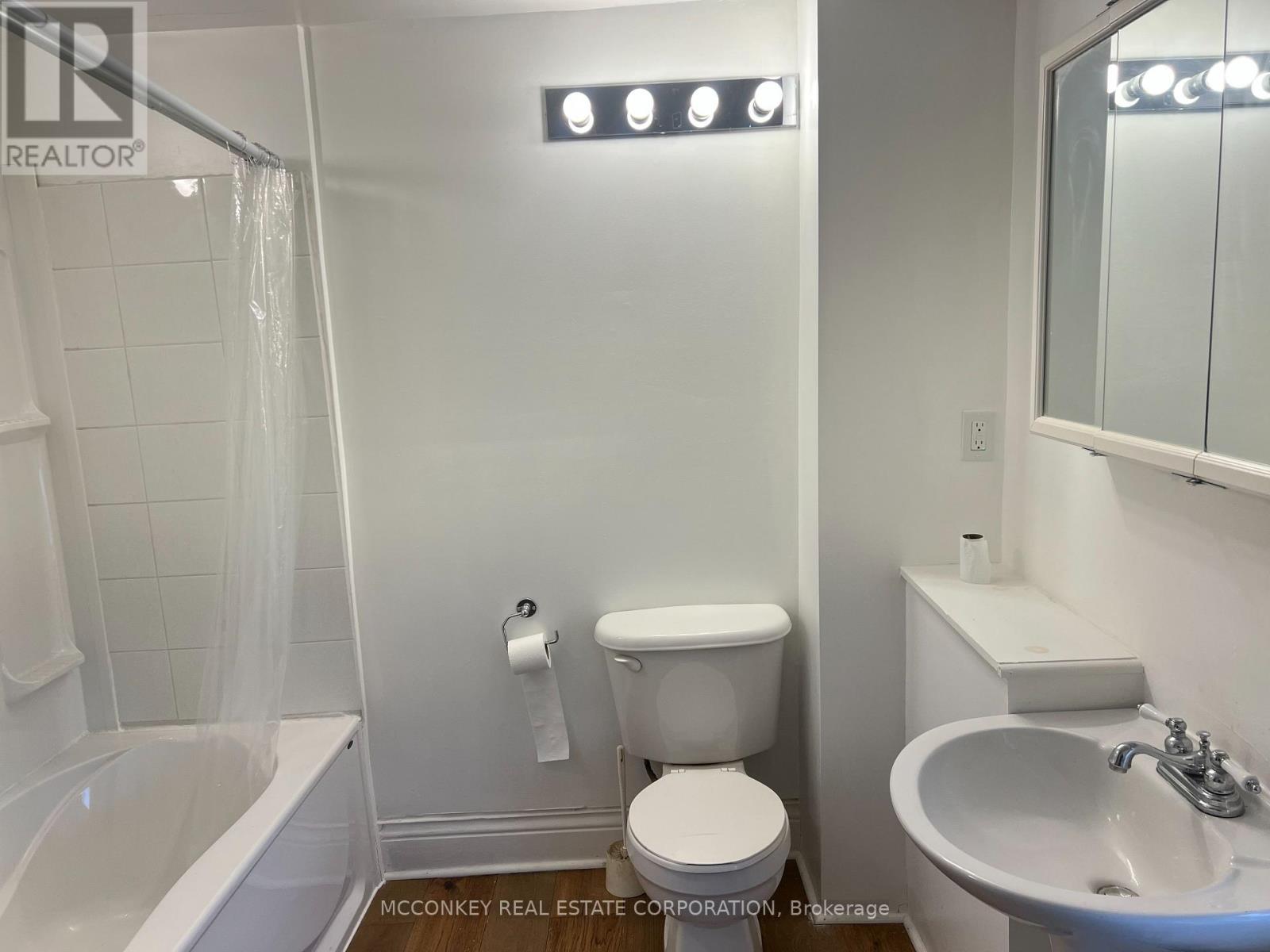 33-43 Jackson Avenue, Peterborough (Town Ward 3), Ontario  K9J 5B8 - Photo 13 - X12951378