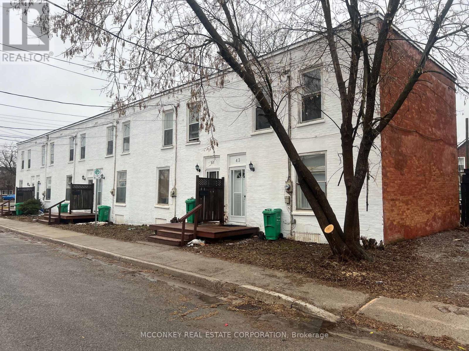 33-43 Jackson Avenue, Peterborough (Town Ward 3), Ontario  K9J 5B8 - Photo 2 - X12951378