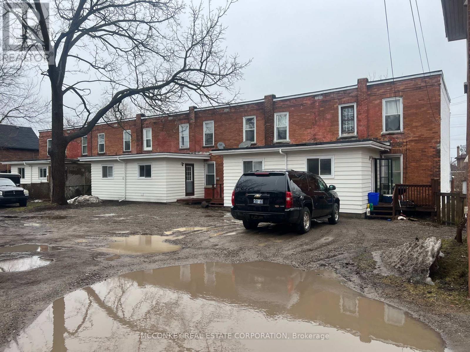 33-43 Jackson Avenue, Peterborough (Town Ward 3), Ontario  K9J 5B8 - Photo 3 - X12951378