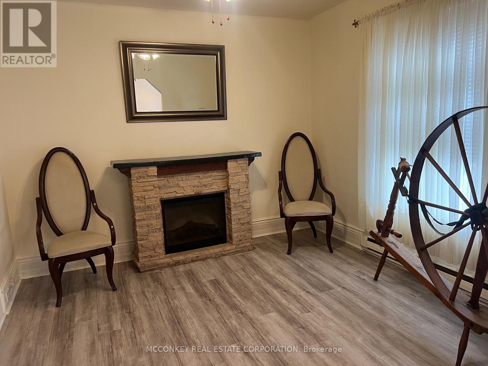 33-43 Jackson Avenue, Peterborough (Town Ward 3), Ontario  K9J 5B8 - Photo 4 - X12951378