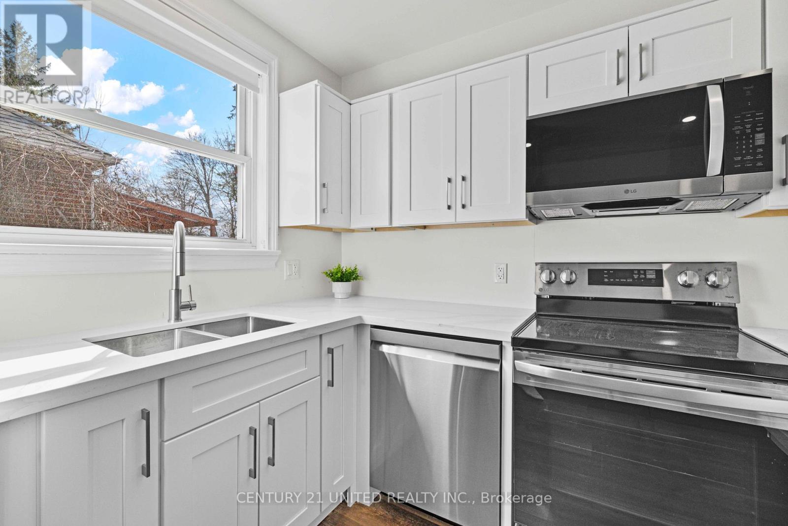 661 Rubidge Street, Peterborough (Town Ward 3), Ontario  K9H 4G2 - Photo 12 - X12951394