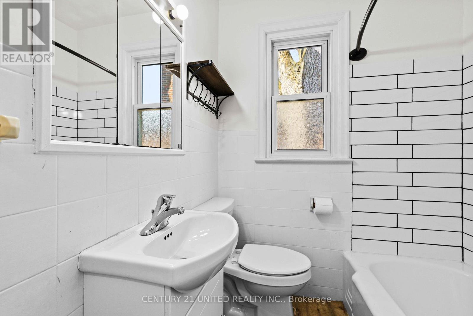 661 Rubidge Street, Peterborough (Town Ward 3), Ontario  K9H 4G2 - Photo 15 - X12951394