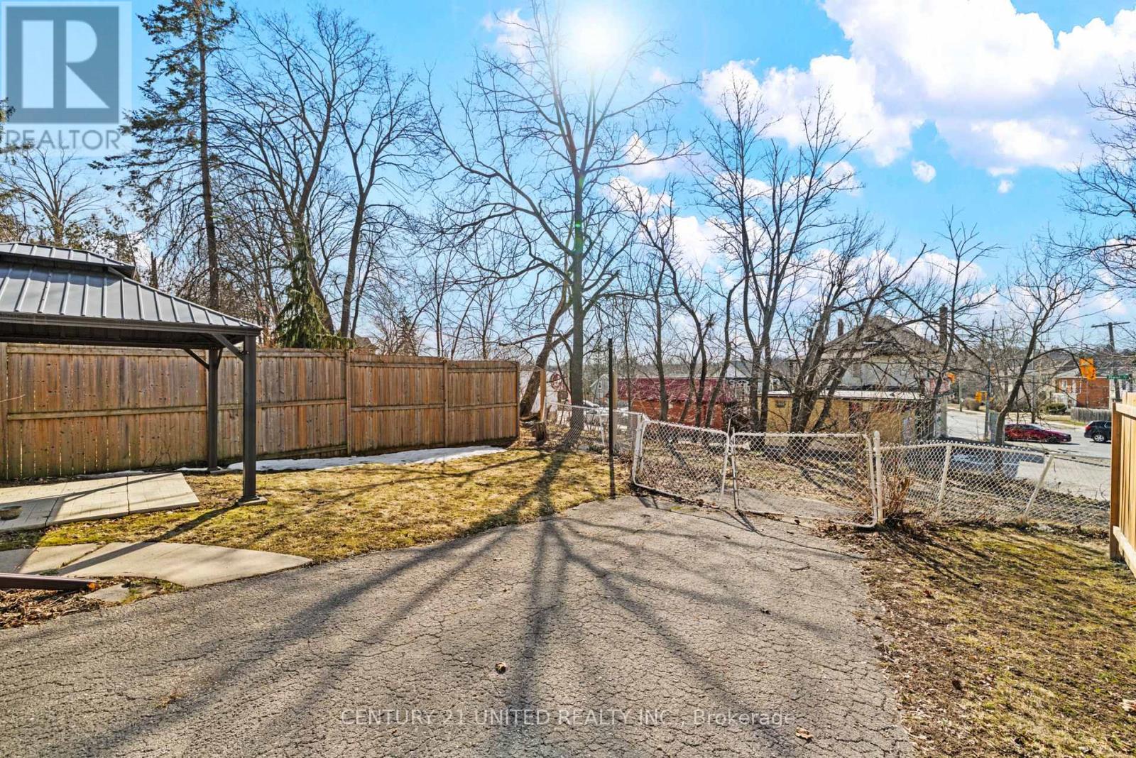 661 Rubidge Street, Peterborough (Town Ward 3), Ontario  K9H 4G2 - Photo 23 - X12951394