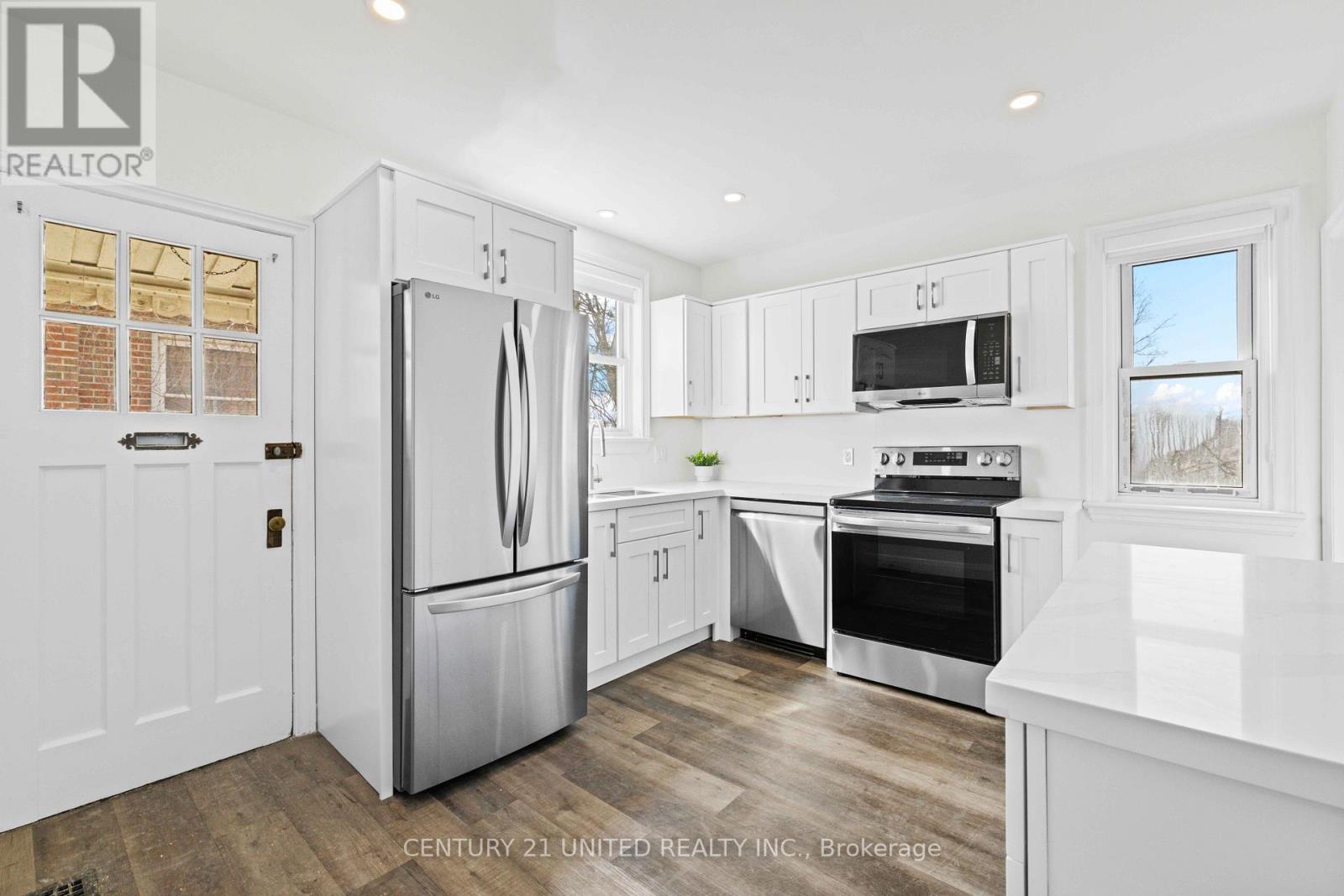 661 Rubidge Street, Peterborough (Town Ward 3), Ontario  K9H 4G2 - Photo 9 - X12951394