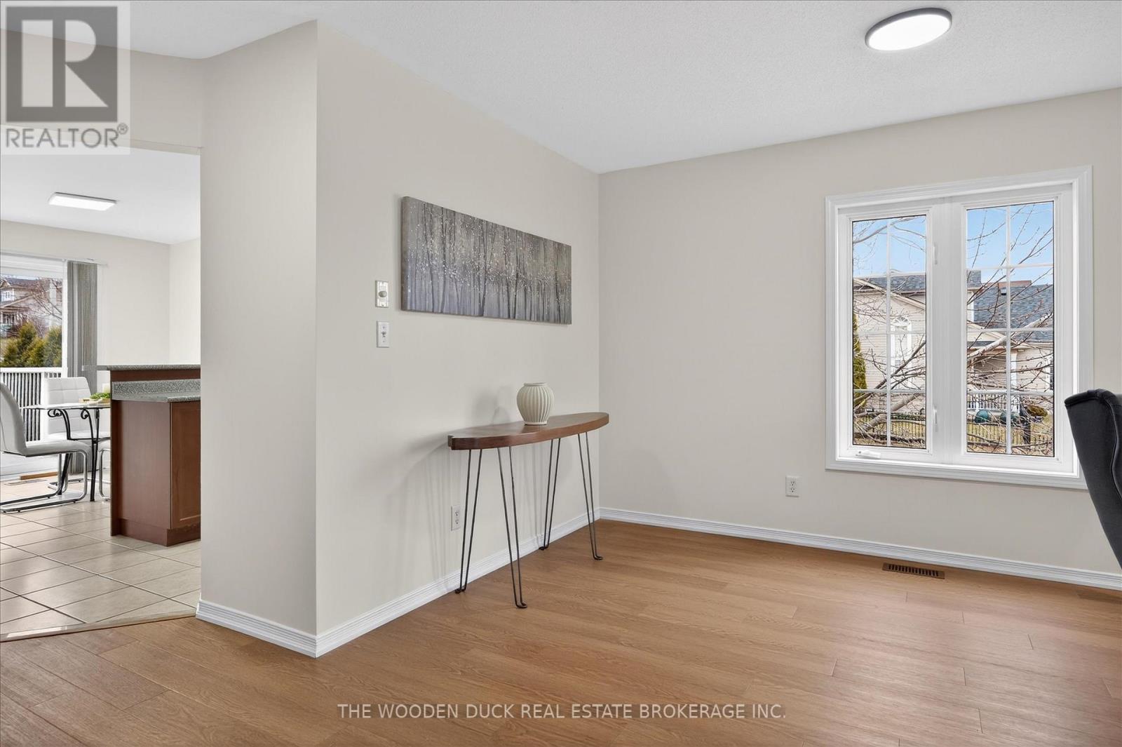 204 Evans Drive, Peterborough (Northcrest Ward 5), Ontario  K9H 7S6 - Photo 10 - X12951930