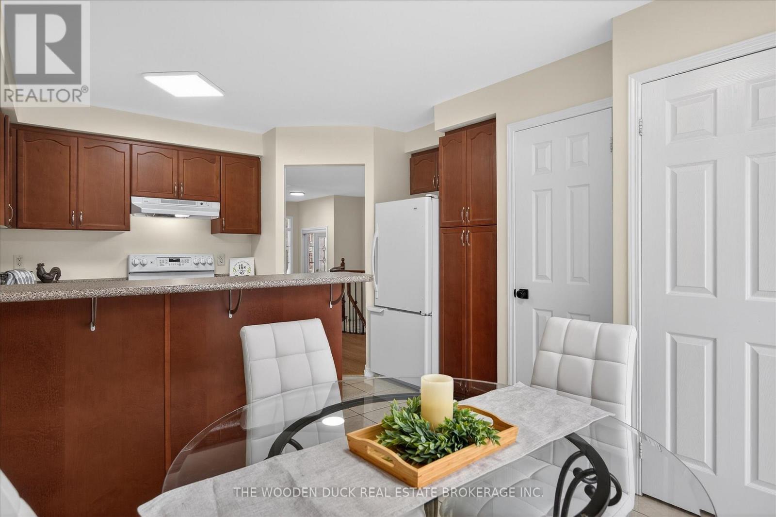 204 Evans Drive, Peterborough (Northcrest Ward 5), Ontario  K9H 7S6 - Photo 17 - X12951930