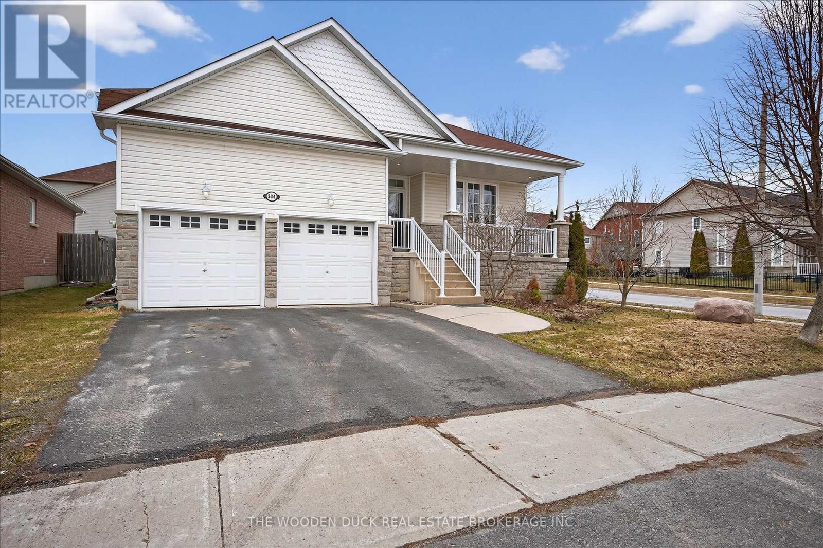 204 Evans Drive, Peterborough (Northcrest Ward 5), Ontario  K9H 7S6 - Photo 2 - X12951930