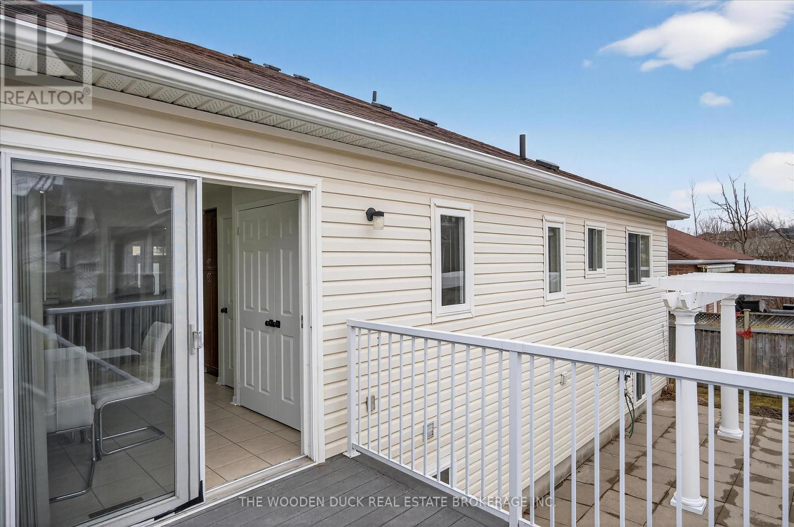 204 Evans Drive, Peterborough (Northcrest Ward 5), Ontario  K9H 7S6 - Photo 20 - X12951930