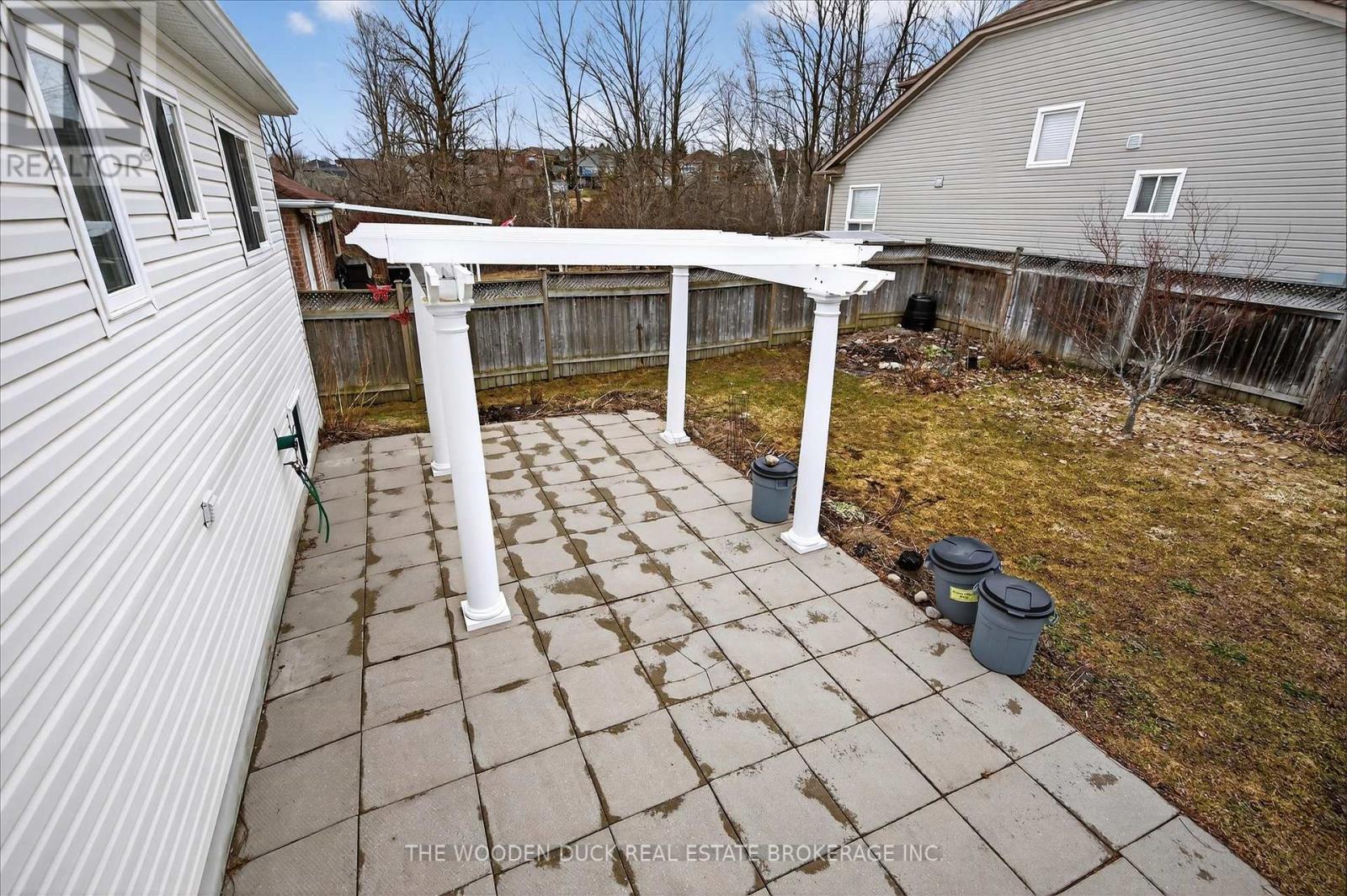 204 Evans Drive, Peterborough (Northcrest Ward 5), Ontario  K9H 7S6 - Photo 21 - X12951930