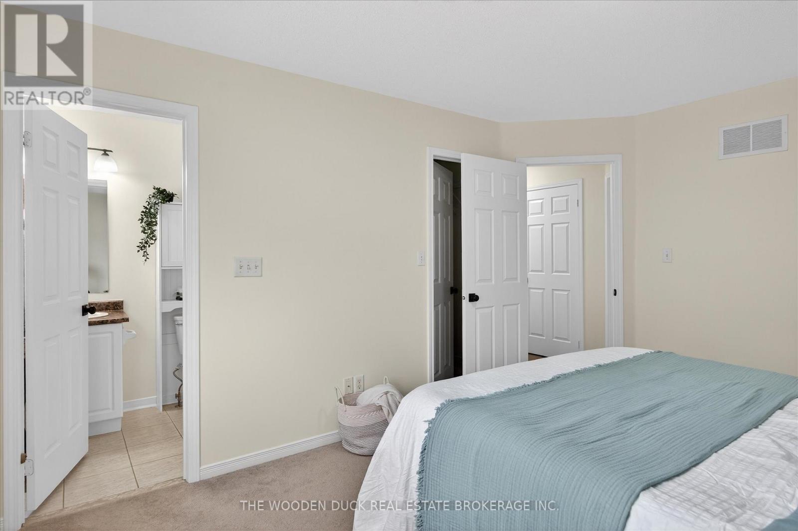 204 Evans Drive, Peterborough (Northcrest Ward 5), Ontario  K9H 7S6 - Photo 24 - X12951930