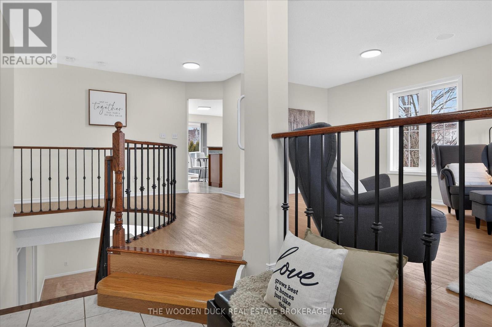 204 Evans Drive, Peterborough (Northcrest Ward 5), Ontario  K9H 7S6 - Photo 5 - X12951930