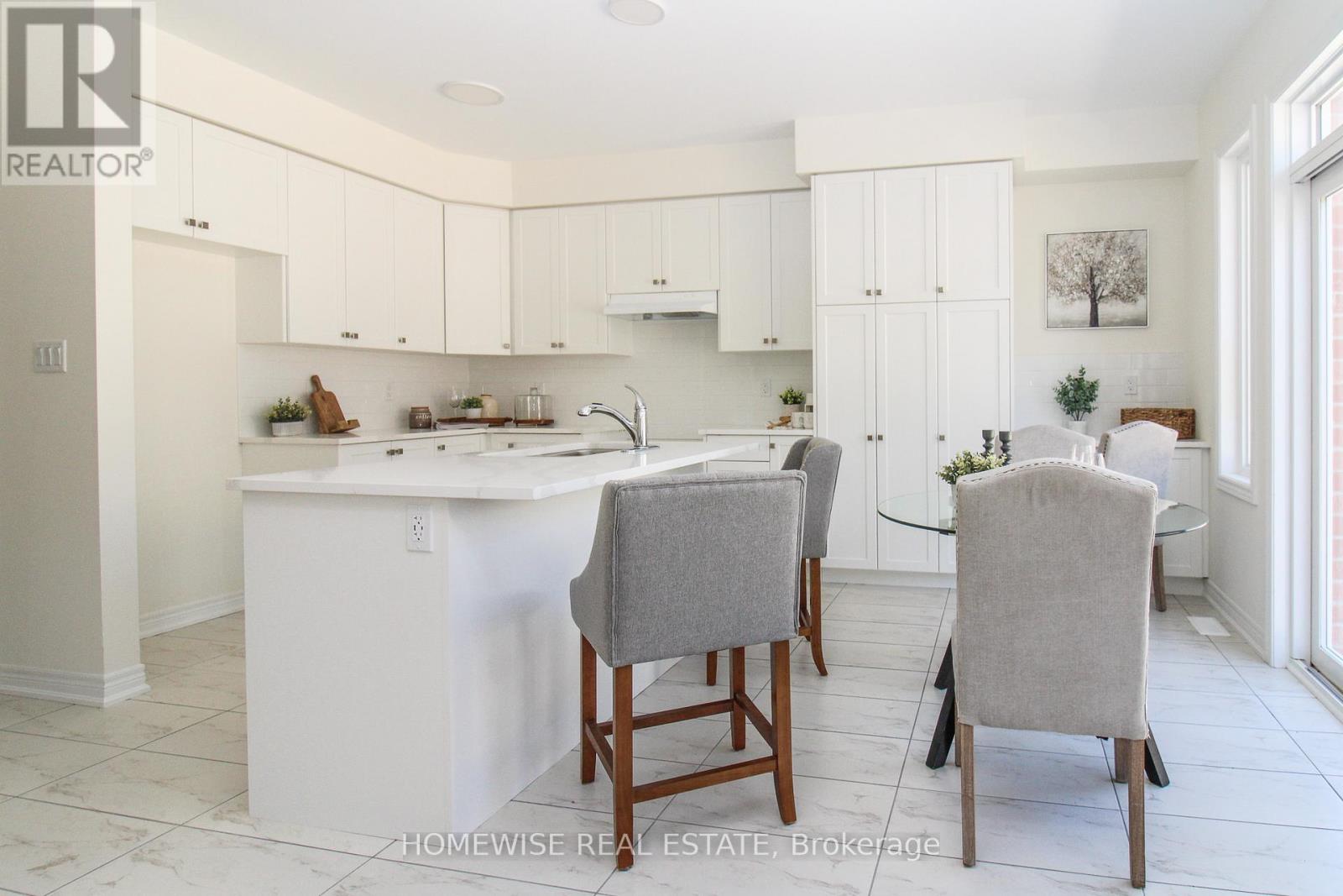 510 Clayton Avenue, Peterborough (Monaghan Ward 2), Ontario  K9K 0H5 - Photo 4 - X12951452