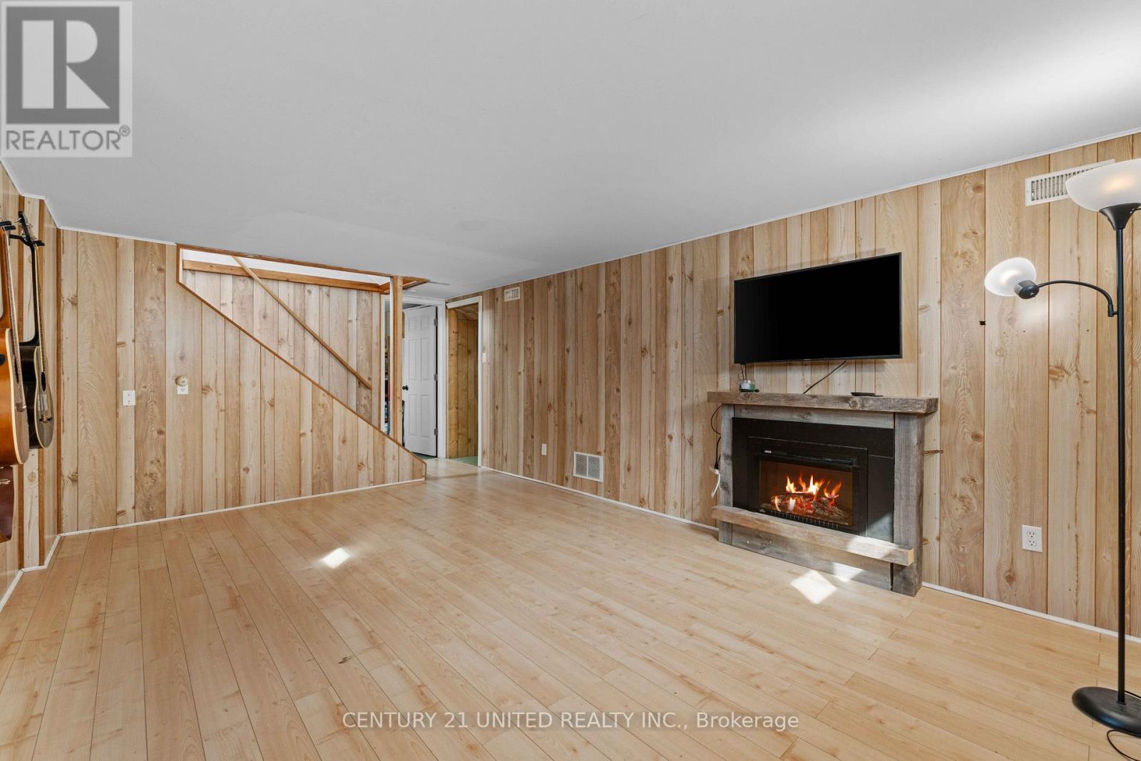 8 Mclean Avenue, Havelock-Belmont-Methuen (Havelock), Ontario  K0L 1Z0 - Photo 32 - X12951944