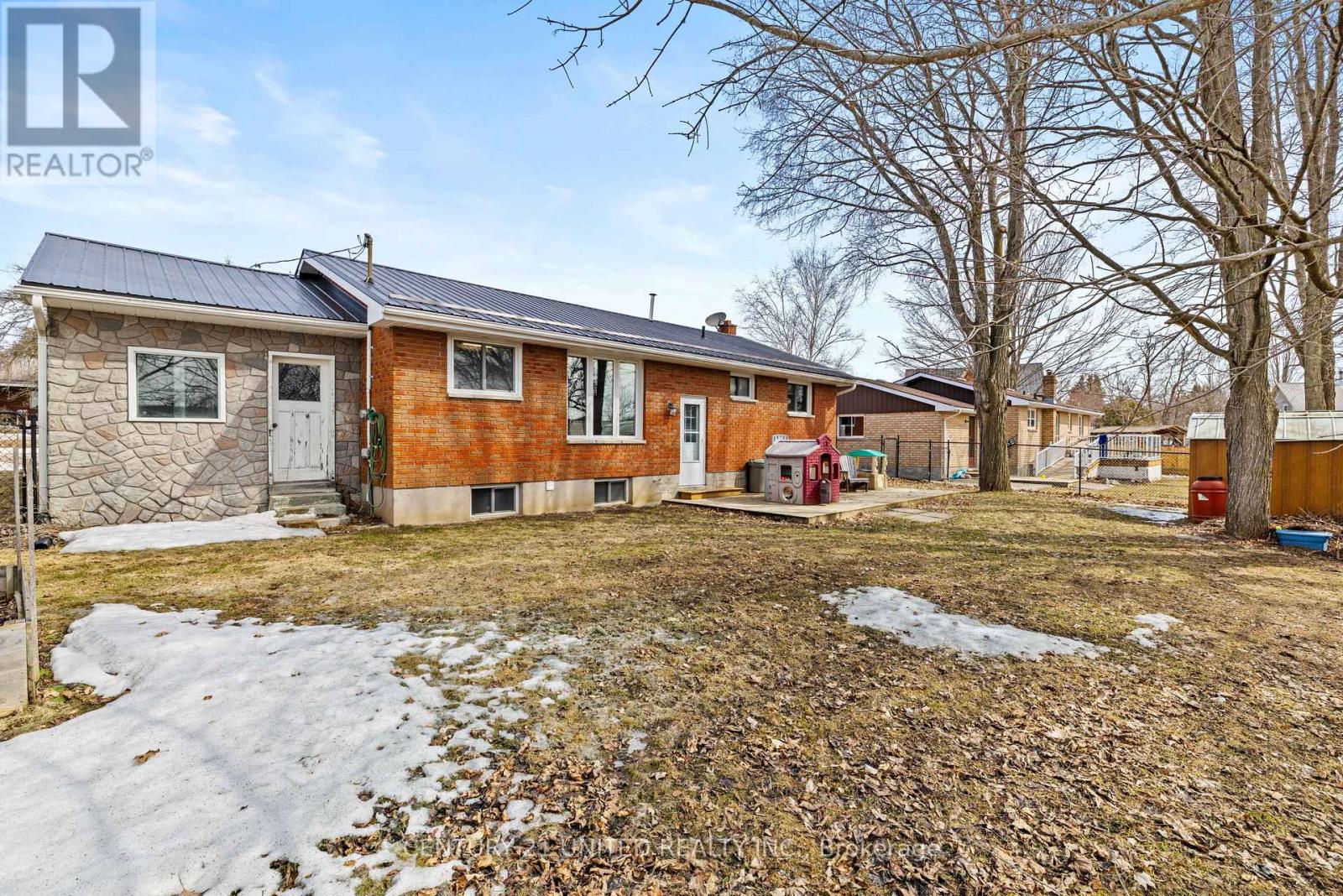 8 Mclean Avenue, Havelock-Belmont-Methuen (Havelock), Ontario  K0L 1Z0 - Photo 4 - X12951944