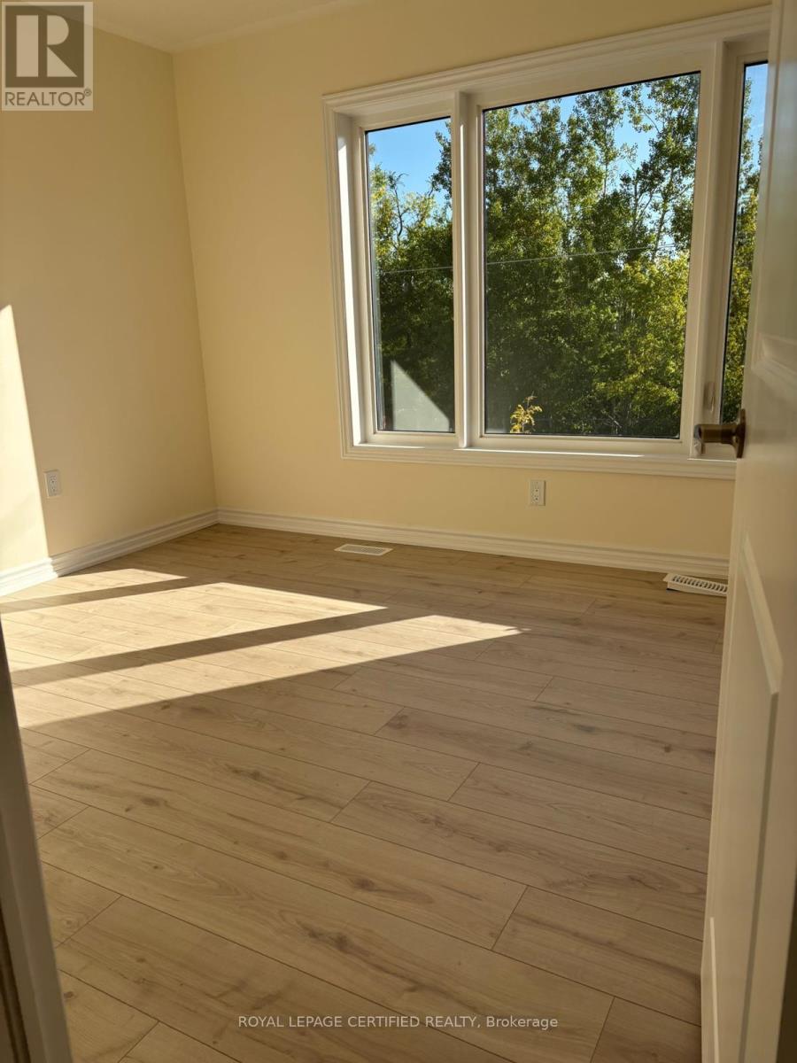 331 Lindsay Street N, Kawartha Lakes (Lindsay), Ontario  K9V 0T2 - Photo 9 - X12951968