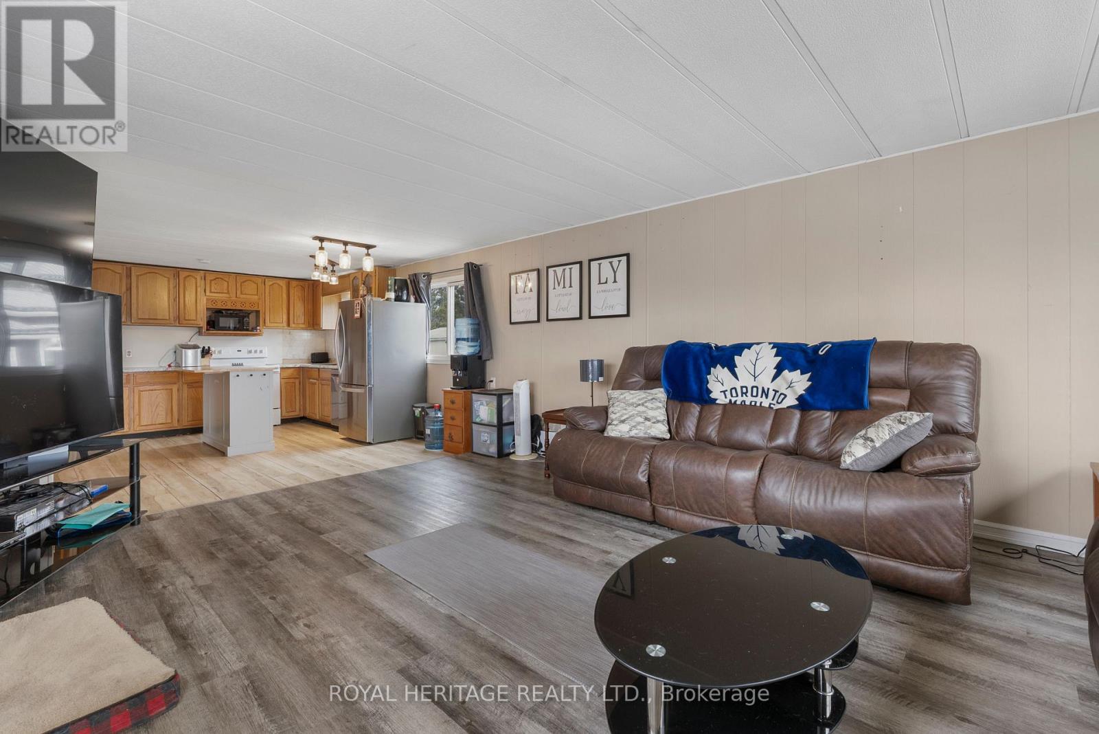 16 Fenelon Way, Kawartha Lakes (Fenelon), Ontario  K9V 4R1 - Photo 10 - X12952358