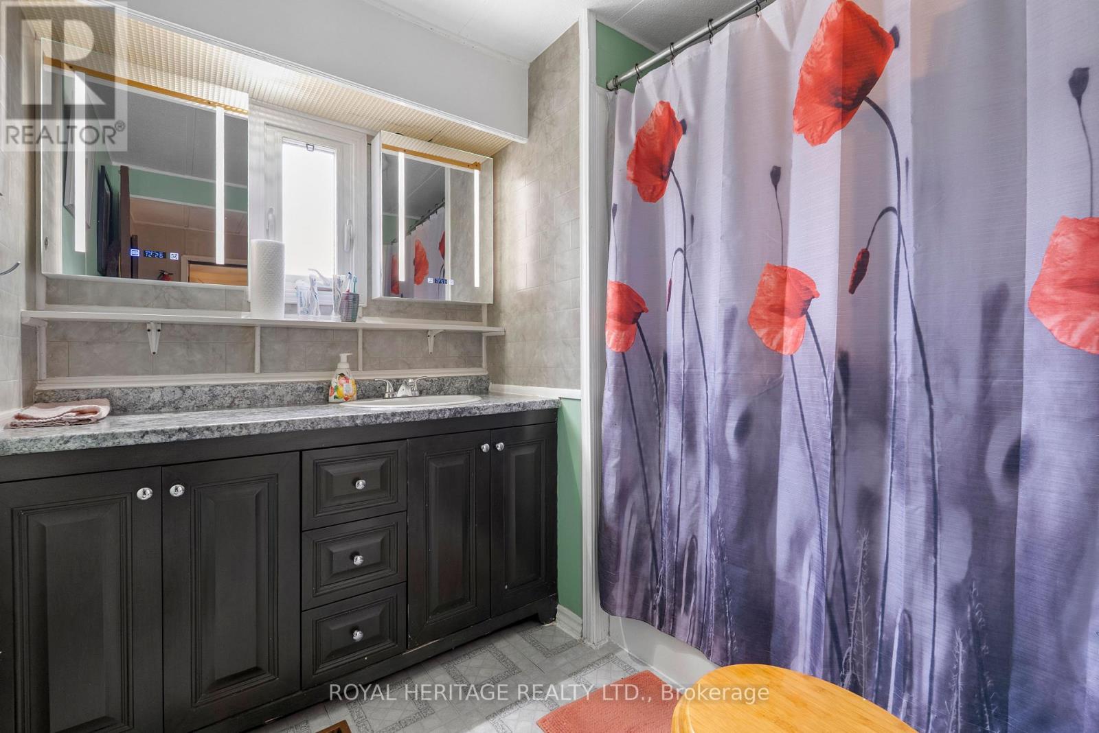 16 Fenelon Way, Kawartha Lakes (Fenelon), Ontario  K9V 4R1 - Photo 20 - X12952358