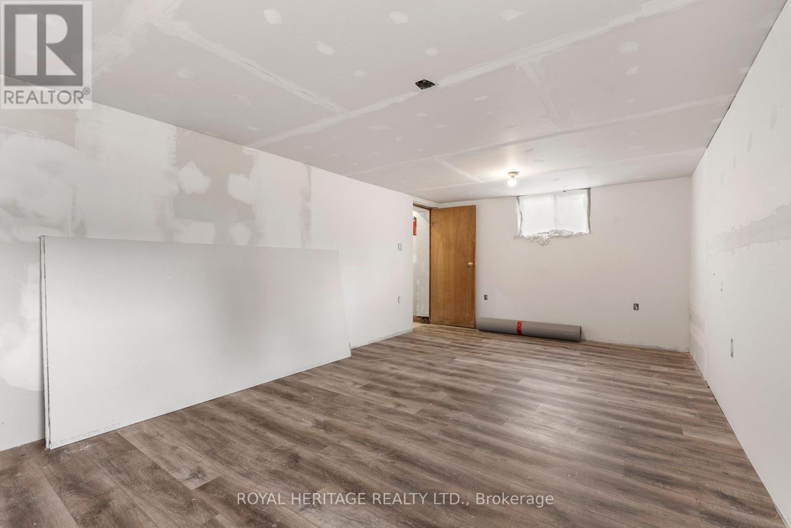 16 Fenelon Way, Kawartha Lakes (Fenelon), Ontario  K9V 4R1 - Photo 24 - X12952358