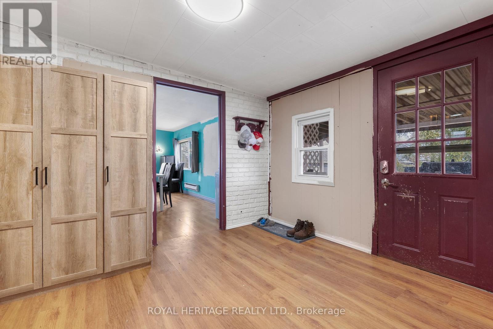 16 Fenelon Way, Kawartha Lakes (Fenelon), Ontario  K9V 4R1 - Photo 3 - X12952358