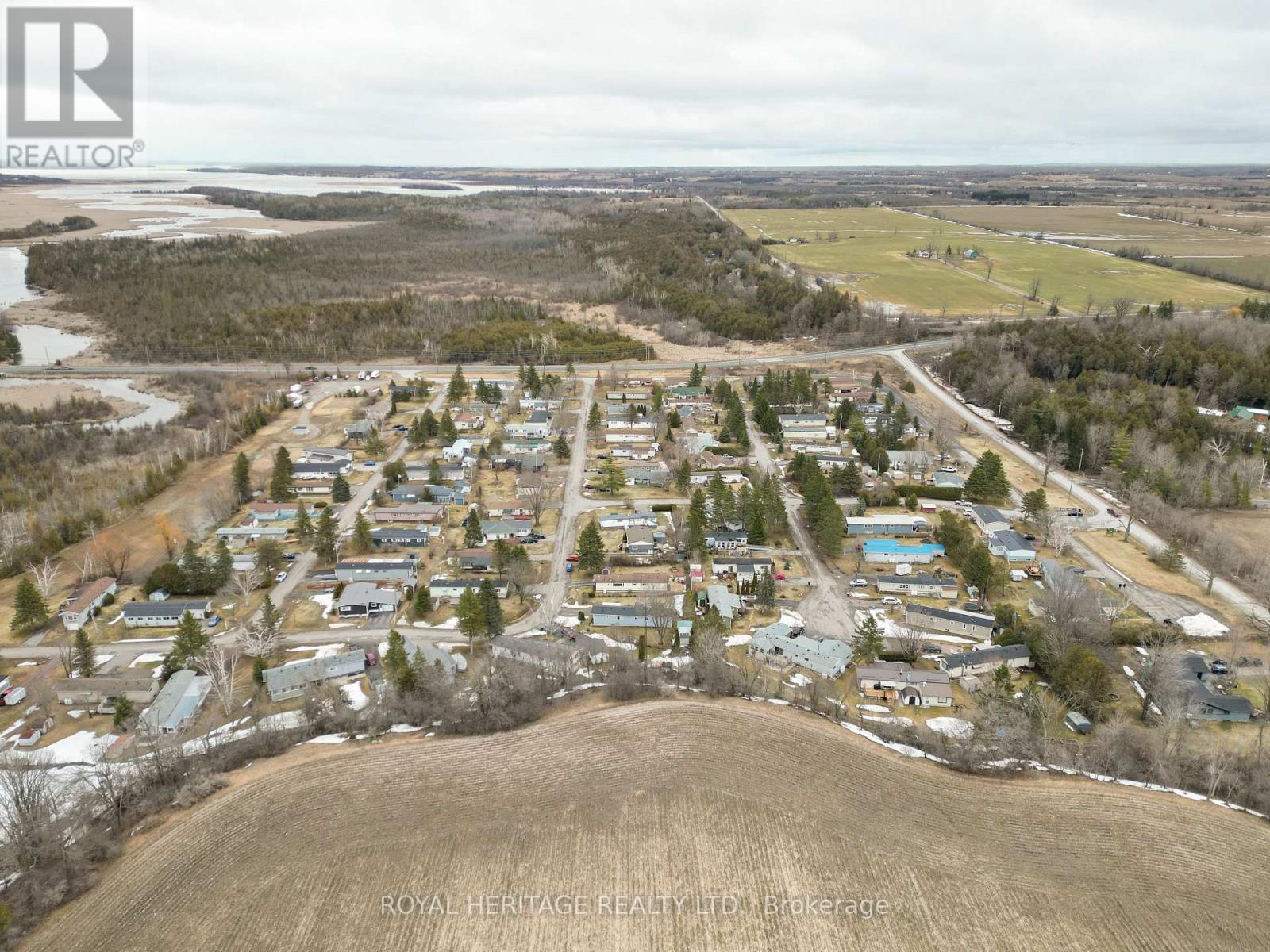 16 Fenelon Way, Kawartha Lakes (Fenelon), Ontario  K9V 4R1 - Photo 35 - X12952358