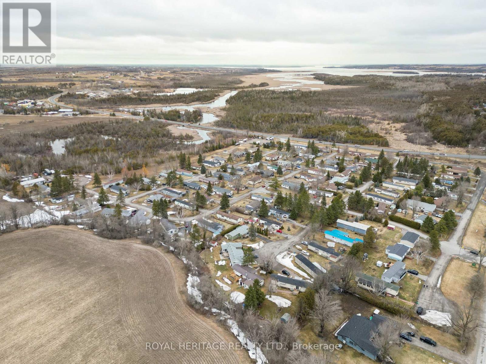 16 Fenelon Way, Kawartha Lakes (Fenelon), Ontario  K9V 4R1 - Photo 36 - X12952358