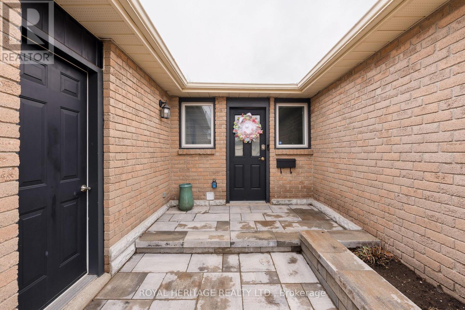 322 Victoria Avenue N, Kawartha Lakes (Lindsay), Ontario  K9V 5T6 - Photo 4 - X12952370