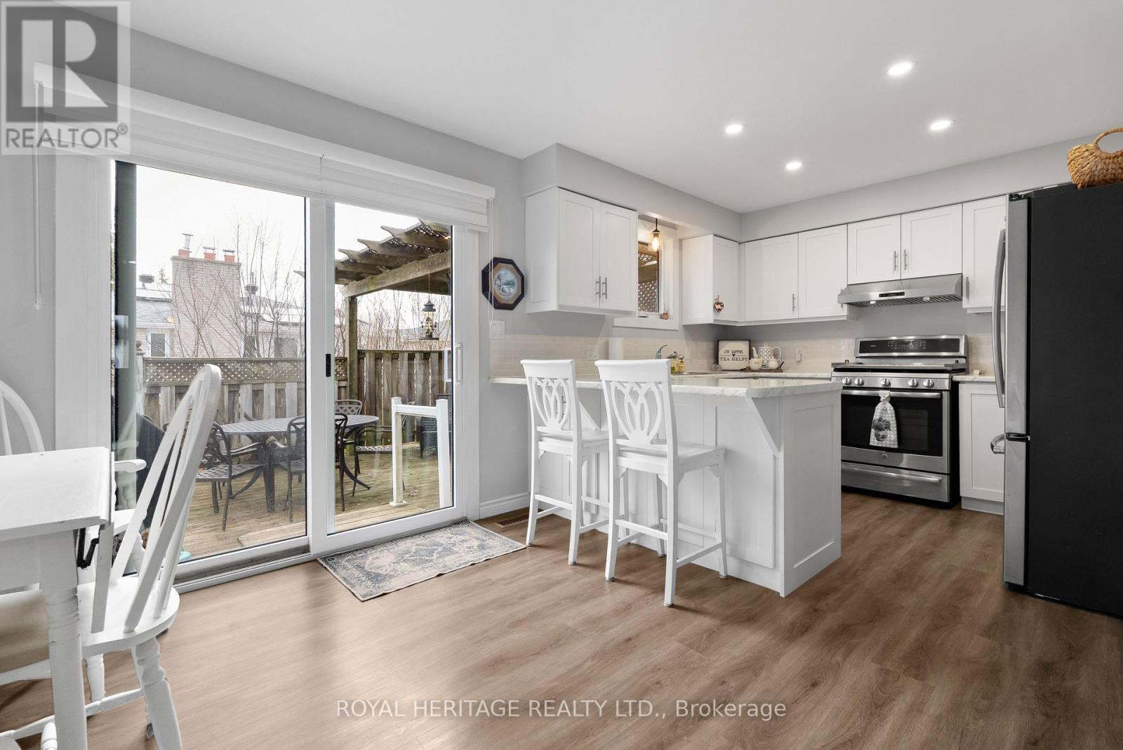 322 Victoria Avenue N, Kawartha Lakes (Lindsay), Ontario  K9V 5T6 - Photo 6 - X12952370