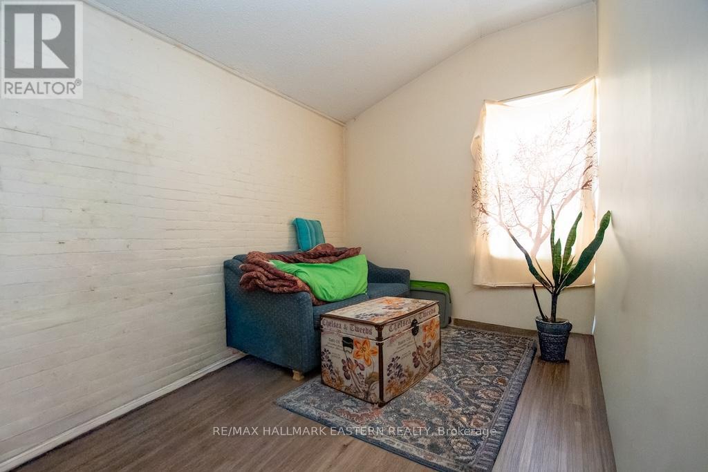 813 Water St. & 11 Argyle Street, Peterborough (Northcrest Ward 5), Ontario  K9H 3N7 - Photo 25 - X12952654