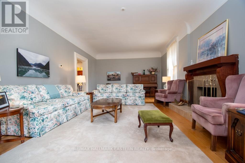 813 Water St. & 11 Argyle Street, Peterborough (Northcrest Ward 5), Ontario  K9H 3N7 - Photo 3 - X12952654