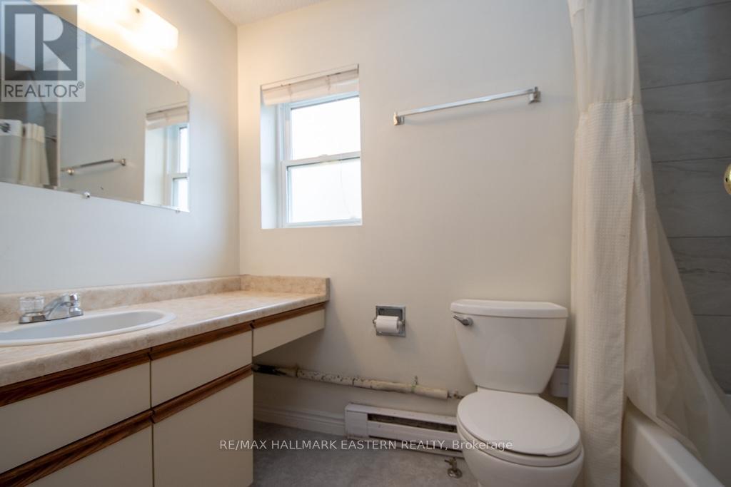 813 Water St. & 11 Argyle Street, Peterborough (Northcrest Ward 5), Ontario  K9H 3N7 - Photo 36 - X12952654