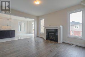 235 O'neil Street, Peterborough (Monaghan Ward 2), Ontario  K9K 0H8 - Photo 4 - X12952504