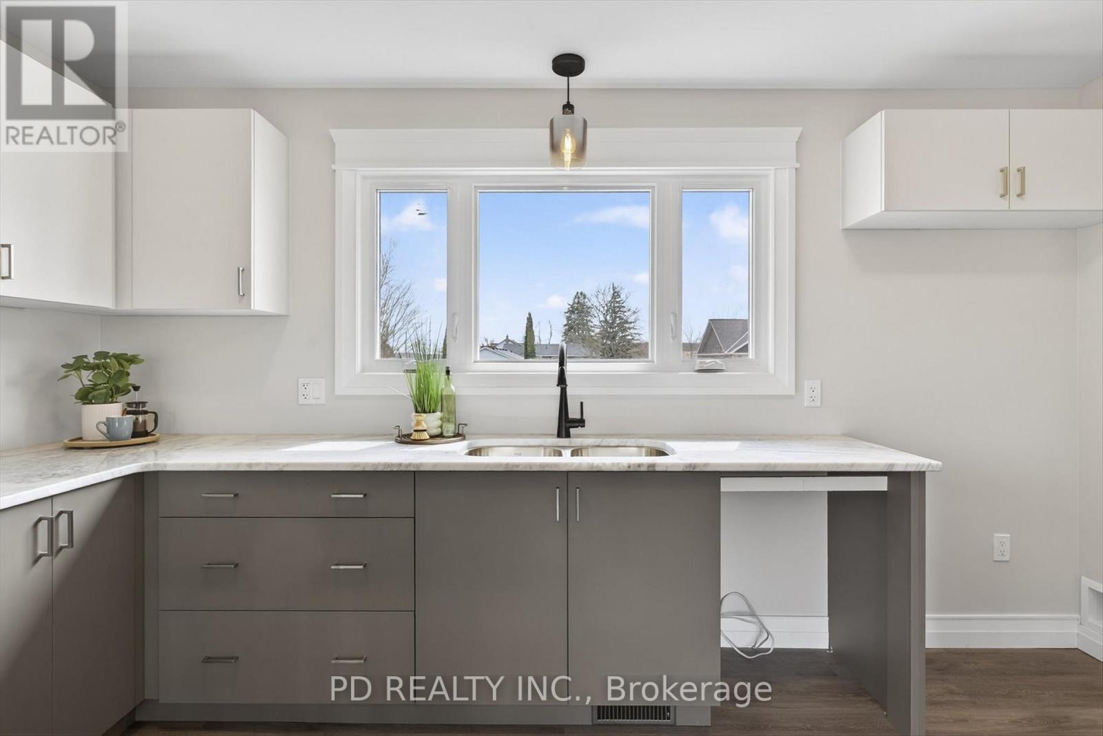 934 Mount Pleasant Road, Cavan Monaghan (Cavan Twp), Ontario  L0A 1C0 - Photo 15 - X12953316