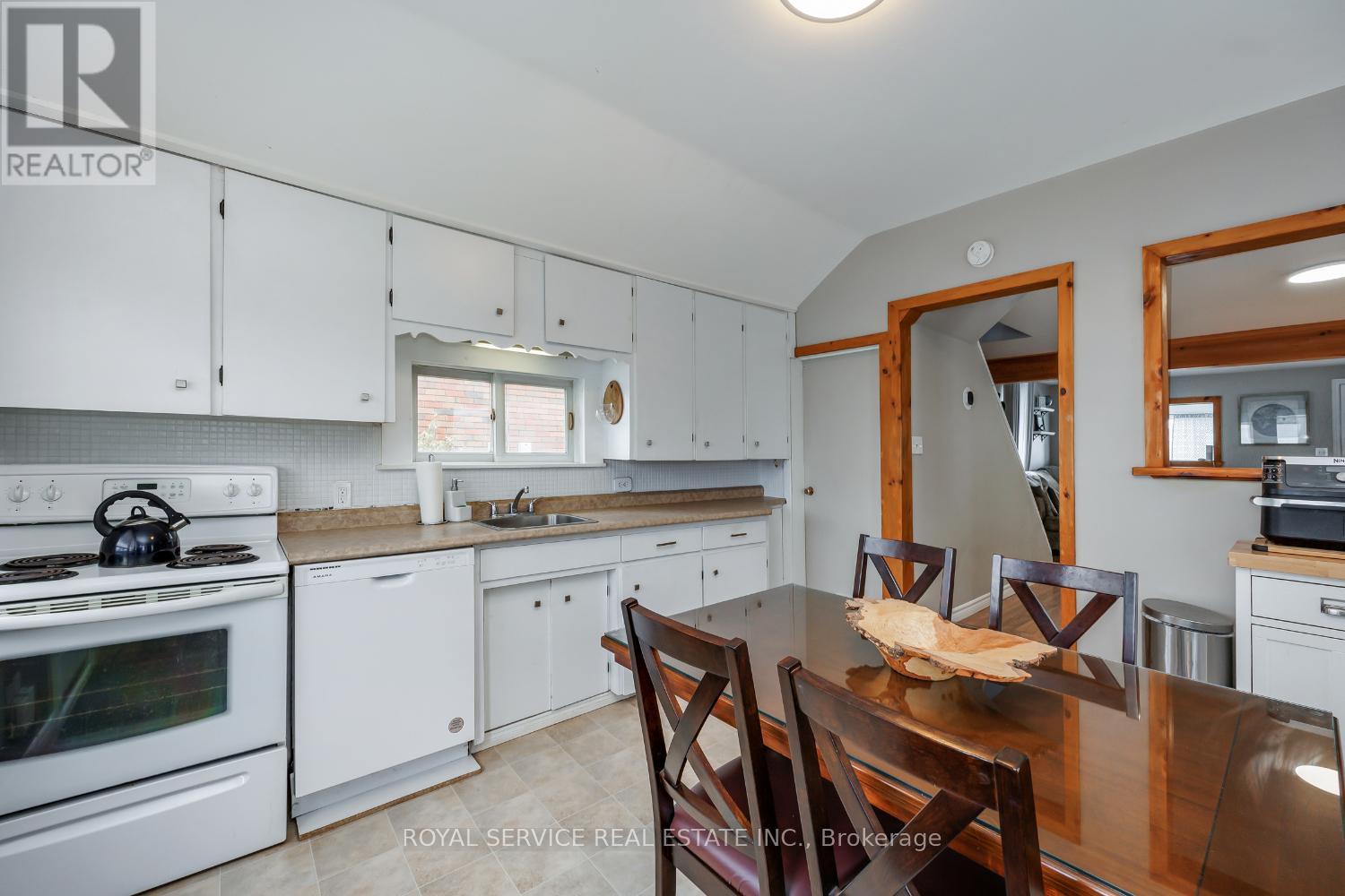 577 Braidwood Avenue, Peterborough (Otonabee Ward 1), Ontario  K9J 1V9 - Photo 16 - X12953528