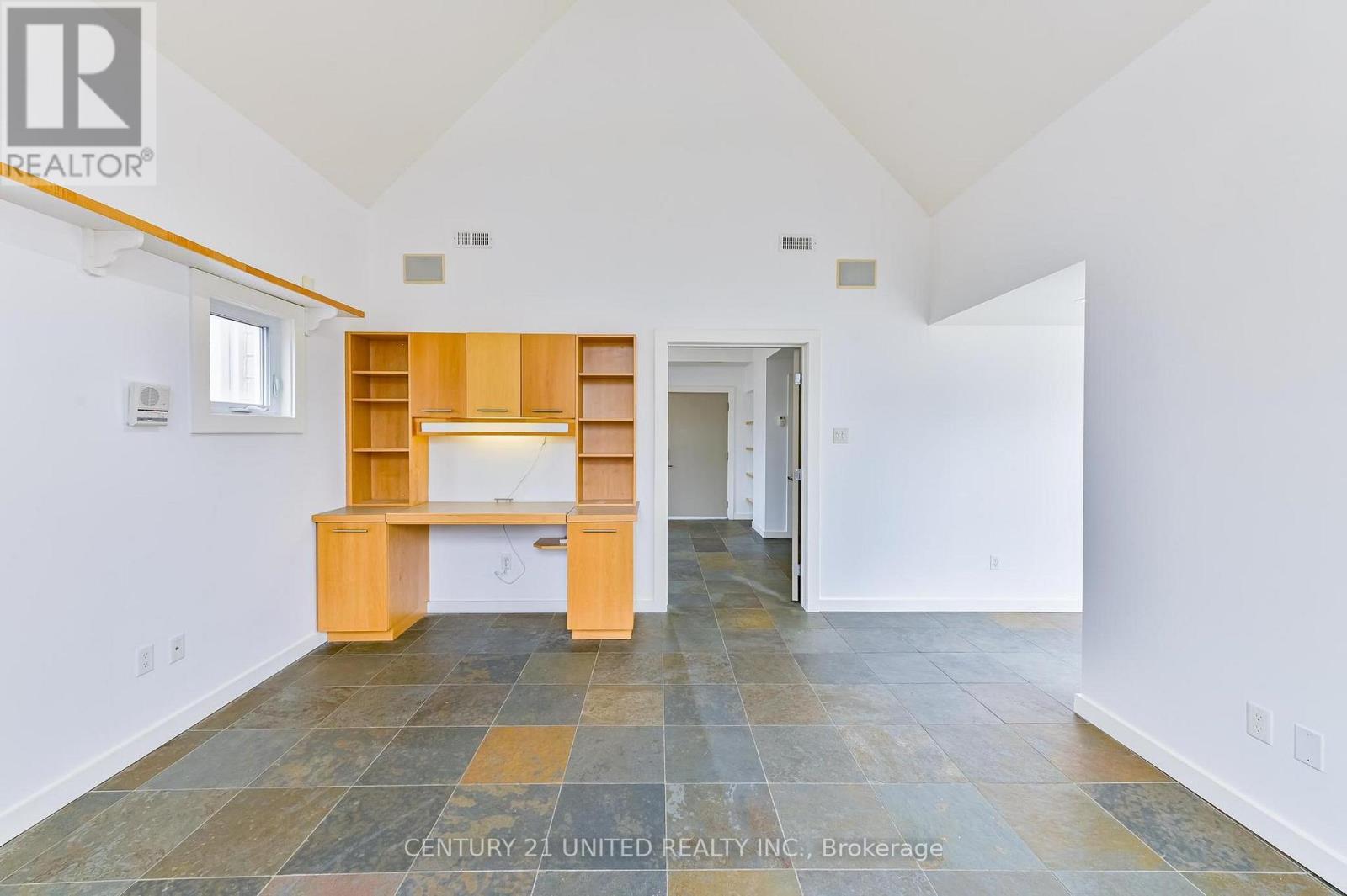 590 Maniece Avenue, Peterborough (Ashburnham Ward 4), Ontario  K9J 6X9 - Photo 17 - X12953580