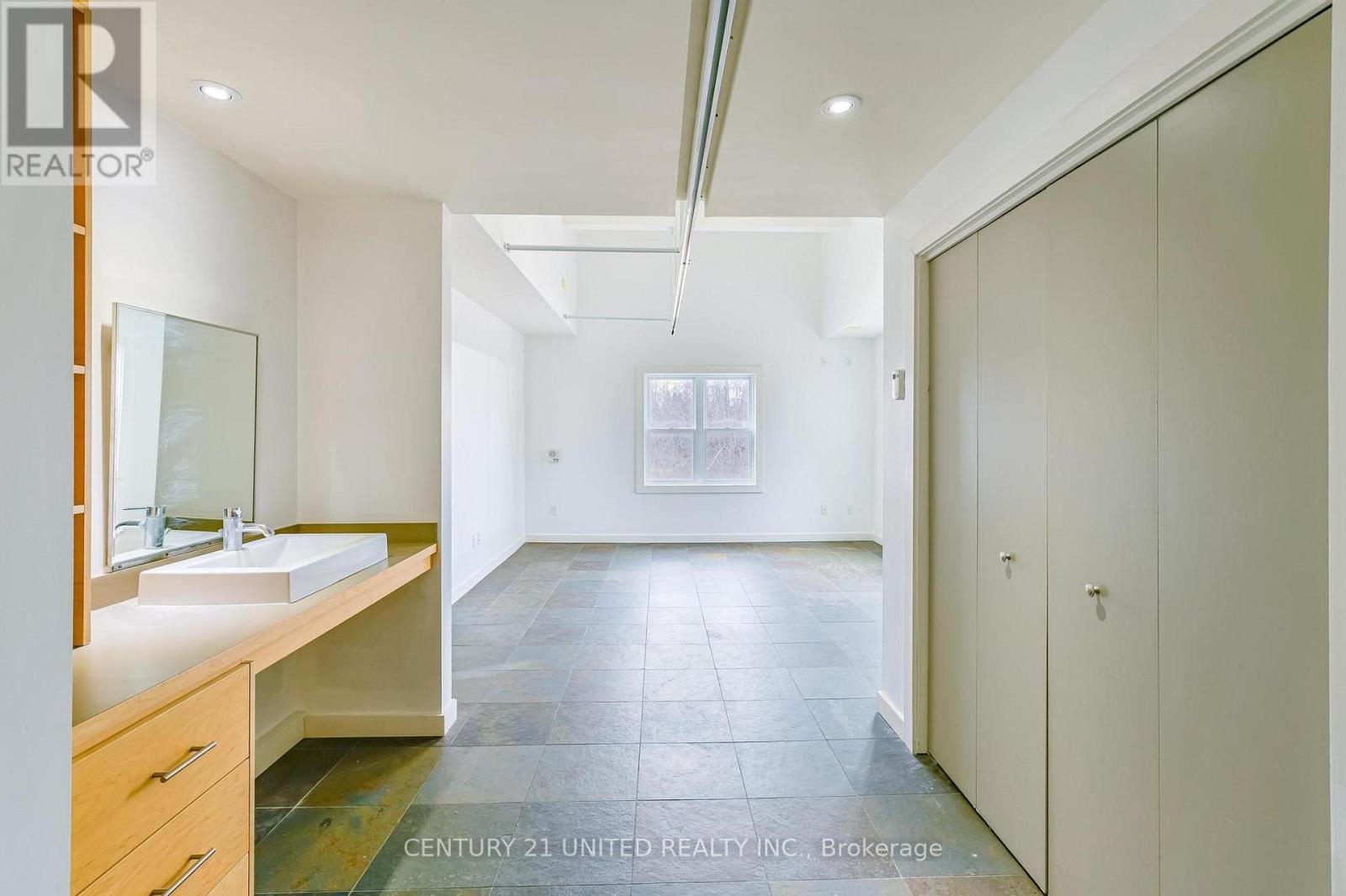 590 Maniece Avenue, Peterborough (Ashburnham Ward 4), Ontario  K9J 6X9 - Photo 18 - X12953580