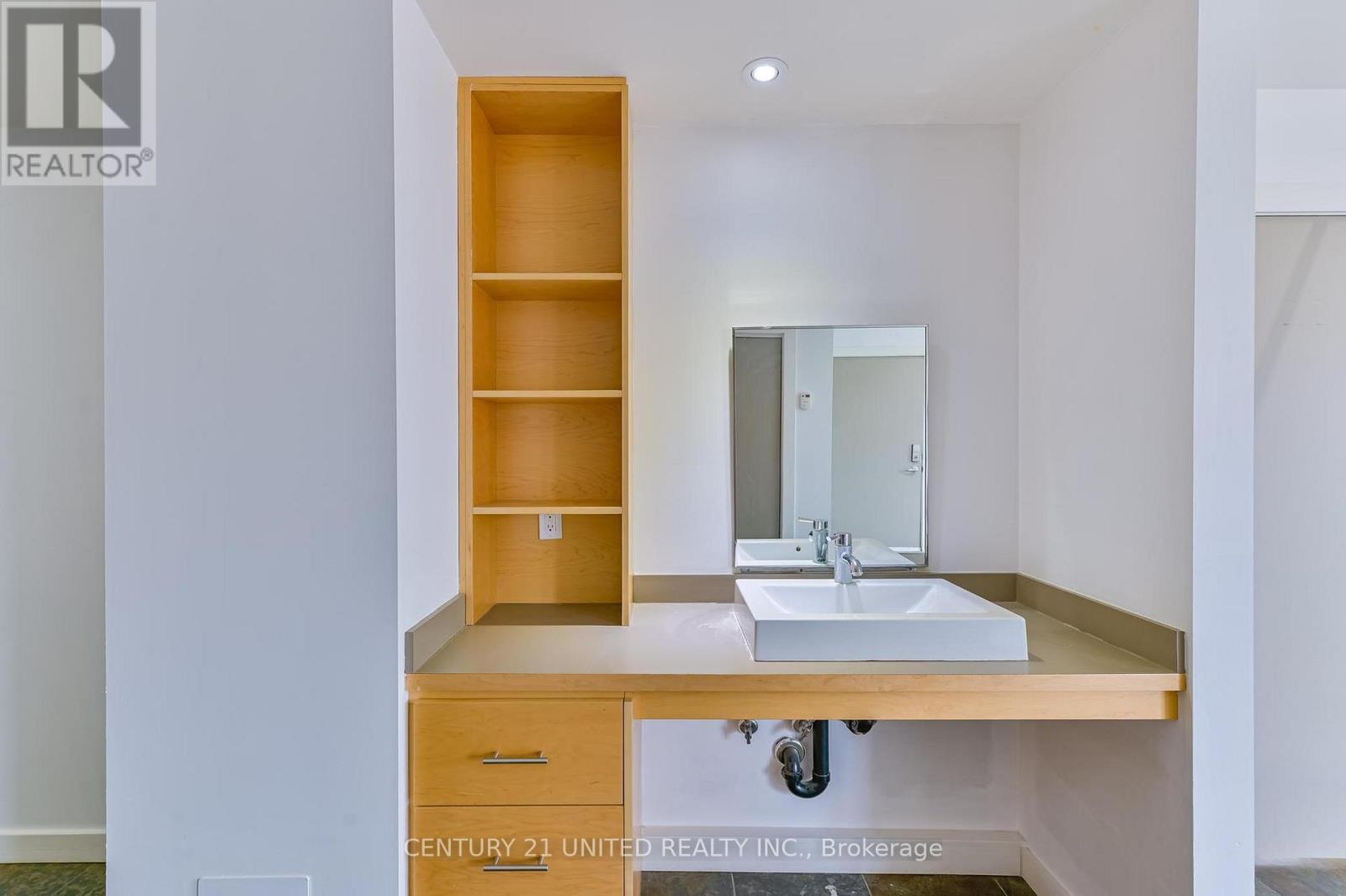 590 Maniece Avenue, Peterborough (Ashburnham Ward 4), Ontario  K9J 6X9 - Photo 19 - X12953580