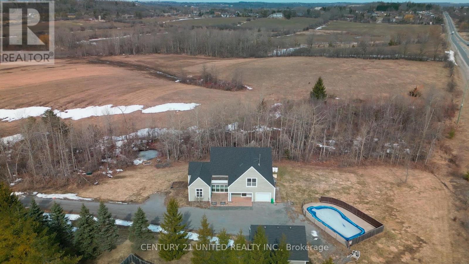 590 Maniece Avenue, Peterborough (Ashburnham Ward 4), Ontario  K9J 6X9 - Photo 2 - X12953580