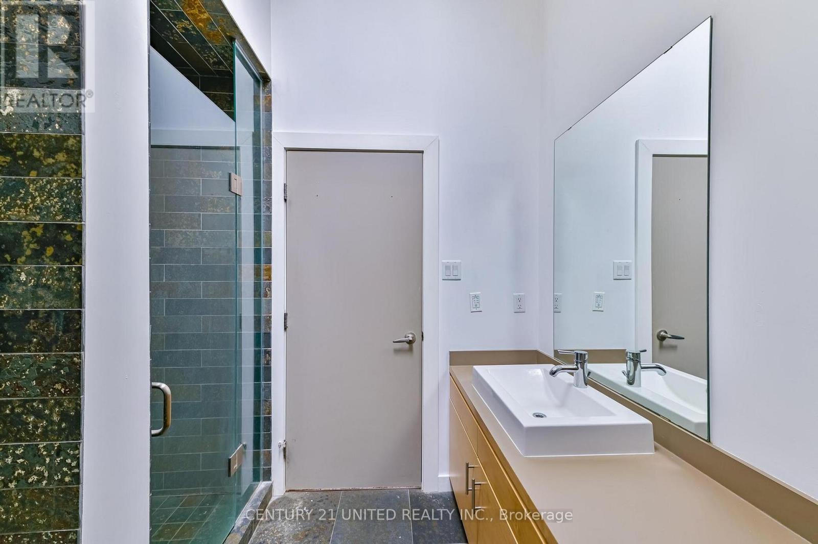 590 Maniece Avenue, Peterborough (Ashburnham Ward 4), Ontario  K9J 6X9 - Photo 36 - X12953580