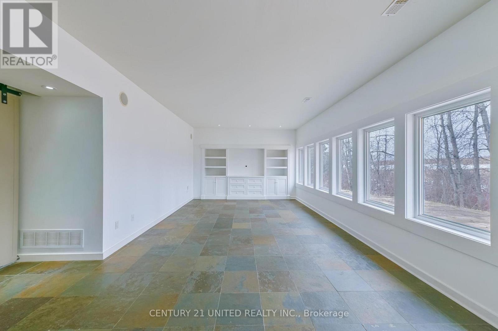 590 Maniece Avenue, Peterborough (Ashburnham Ward 4), Ontario  K9J 6X9 - Photo 6 - X12953580