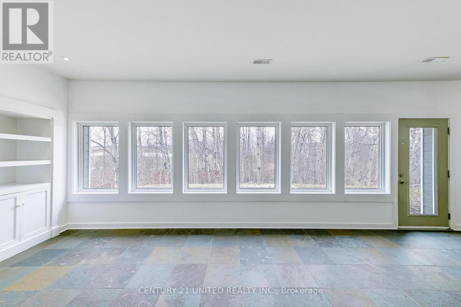 590 Maniece Avenue, Peterborough (Ashburnham Ward 4), Ontario  K9J 6X9 - Photo 9 - X12953580