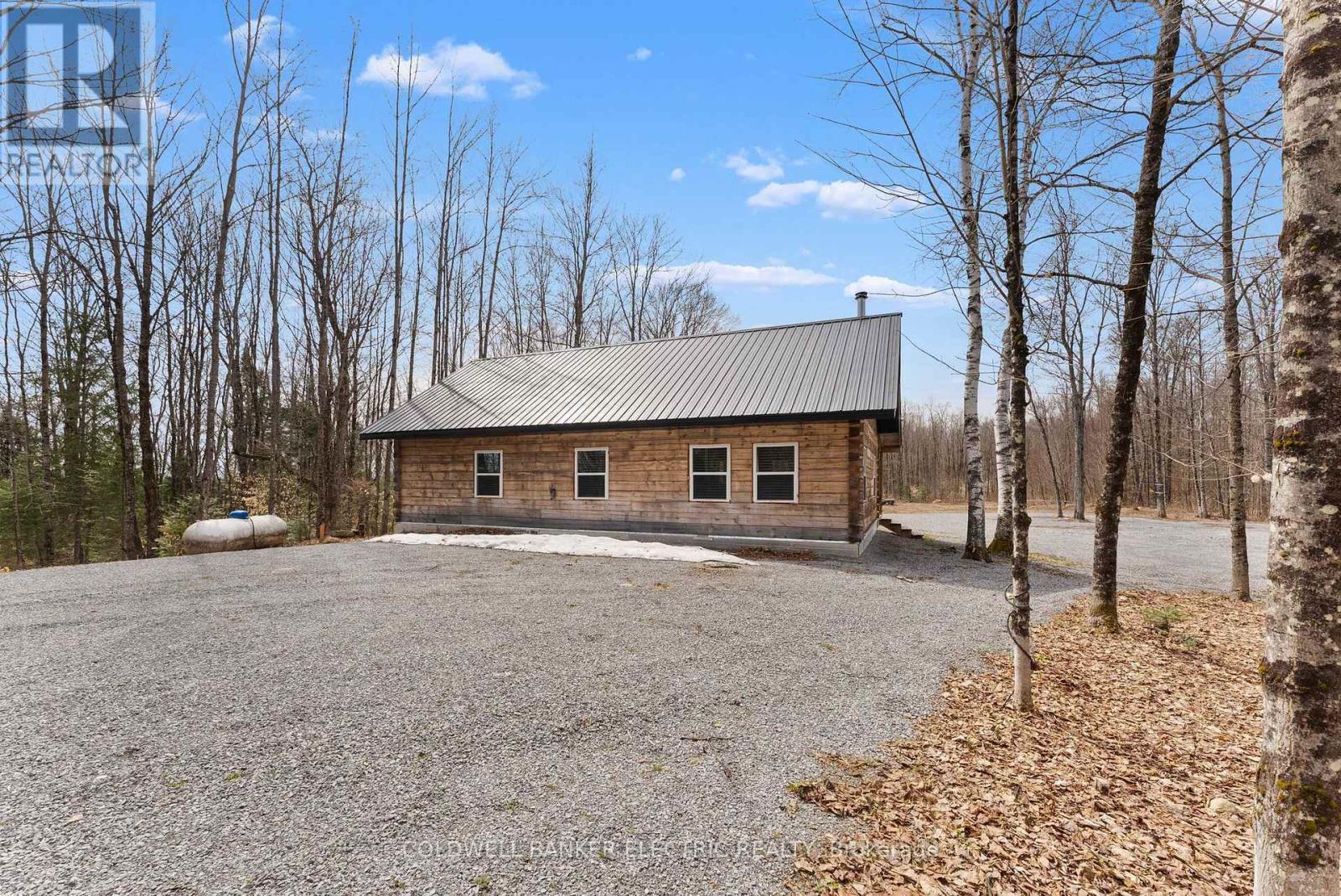 2075 Dyno Road, Highlands East (Cardiff Ward), Ontario  K0L 1C0 - Photo 31 - X12953726