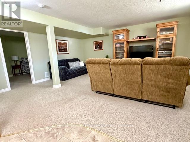 5 Susan Court, Kawartha Lakes (Lindsay), Ontario  K9H 4H1 - Photo 18 - X12954042