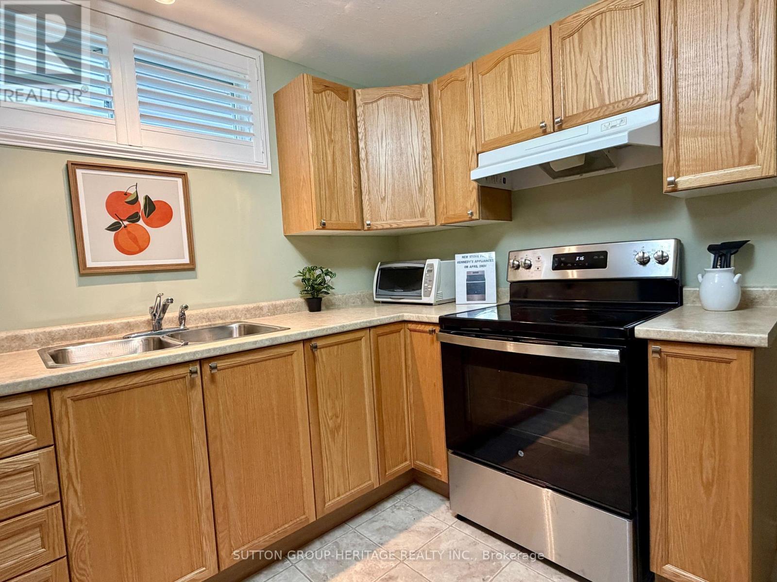 5 Susan Court, Kawartha Lakes (Lindsay), Ontario  K9H 4H1 - Photo 6 - X12954042