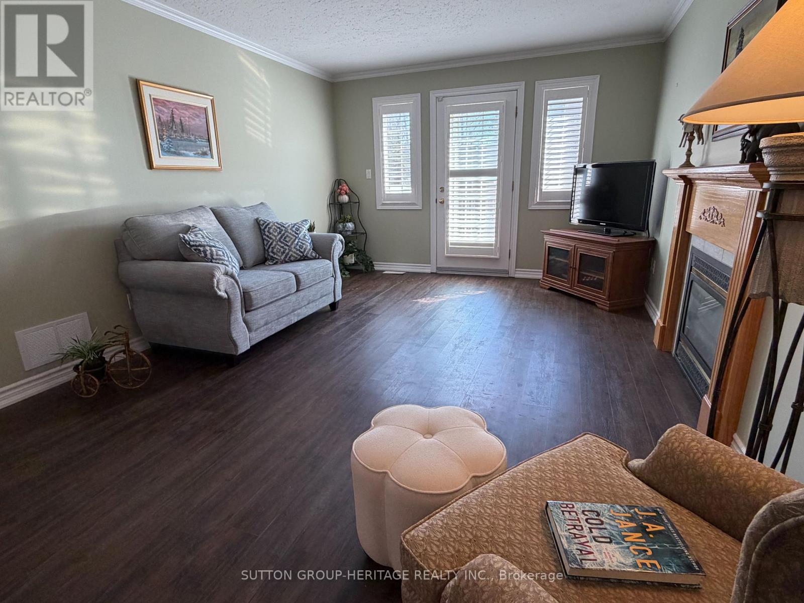 5 Susan Court, Kawartha Lakes (Lindsay), Ontario  K9H 4H1 - Photo 7 - X12954042